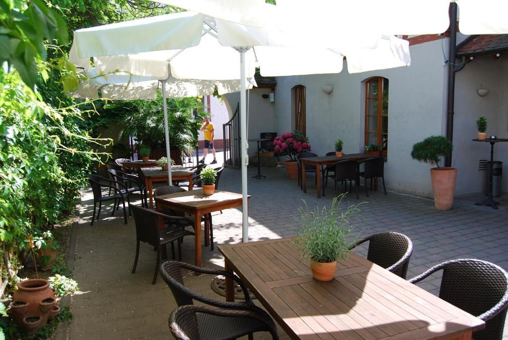 Landhotel St. Gereon Nackenheim Exterior photo